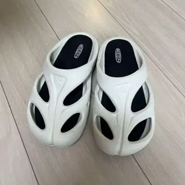 새상품급! KEEN 샨티 24cm