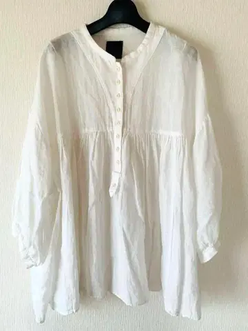 늑대와 올빼미의 늑대와 곡우의 코코 7부 소매 블라우스 화이트