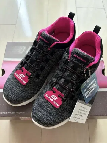 미사용 새상품 SKECHERS 메모리폼 스니커즈 스케쳐스