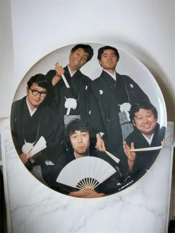 더 드리프터즈 40주년 기념 특대형 캔뱃지