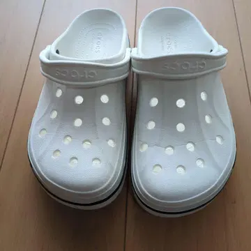 Crocs 화이트 클로그 샌들 M6W8