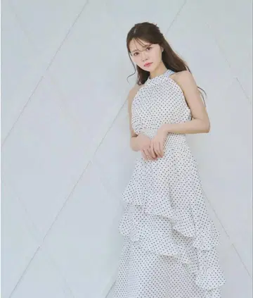 디노블 홀터넥 원피스