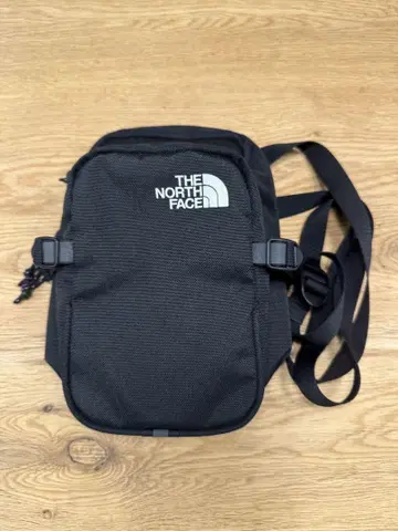THE NORTH FACE 블랙 미니 숄더백 NM72358
