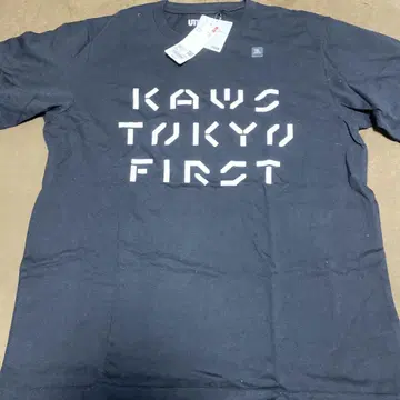 UT KAWs TOKYO FIRST 티셔츠 XL 블랙