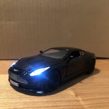 Aston Martin db12 블랙 미니카 LED 포함