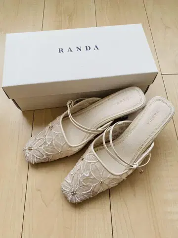 RANDA 플라워 레이스 뮬