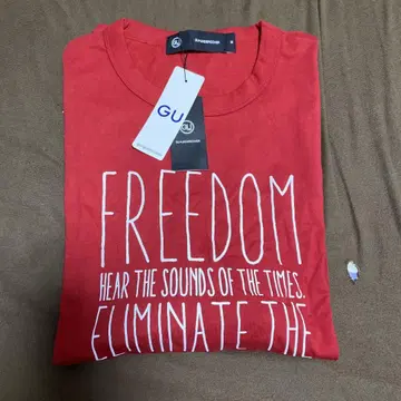 지유 FREEDOM 프린트 레드 티셔츠
