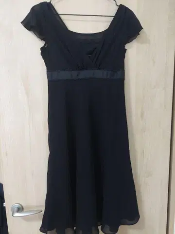 블랙 쉬폰 반팔 V넥 원피스