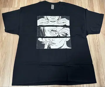 미사용 새상품 블랙 아트 프린트 티셔츠 2XL
