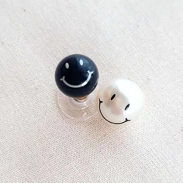 그로세 그라세 스마일리 귀걸이