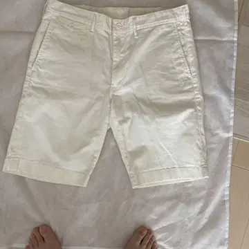 화이트 코튼 숏 팬츠