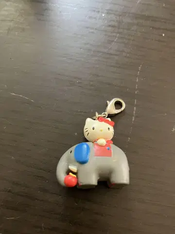 헬로키티 코끼리 스트랩