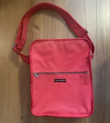 마리메꼬 marimekko 숄더백 빨간색