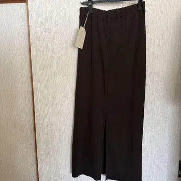 새상품 카프네 브라운 타이트 스커트 38 사이즈 슬릿 포함