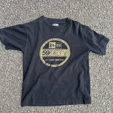 New Era 티셔츠 M 사이즈 블랙 레오파드 무늬
