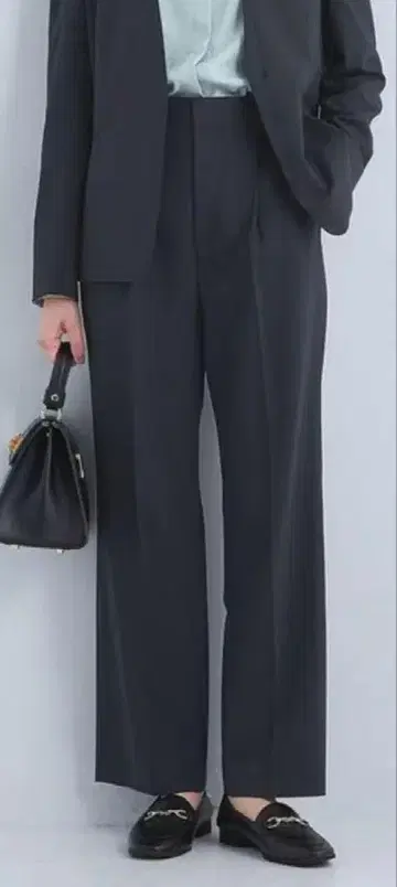 그린 라벨 릴랙싱 카치릴라 스트레이트 팬츠 네이비 M