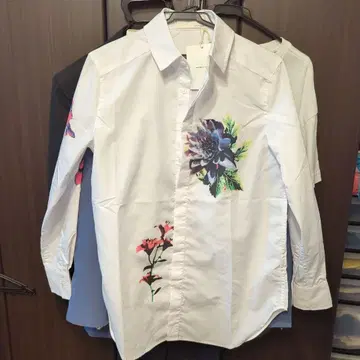 LA POMME 플라워 프린트 긴팔 셔츠 Botanical Design