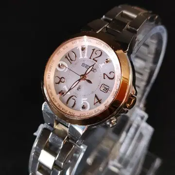새상품급 SEIKO 세이코 루키아 1B25 핑크 골드 솔라 손목시계