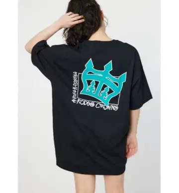 새상품 RODOS CROWNS 블랙 오버 사이즈 티셔츠 블랙