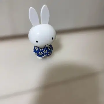 미피 피규어 메디콤토이 꽃무늬