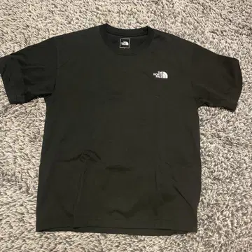 THE NORTH FACE 블랙 티셔츠