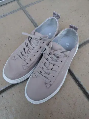 컬럼비아 스니커즈 24cm