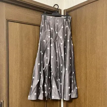 아푸와이저 리셰 도트 플레어 롱 스커트