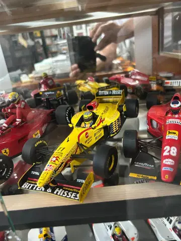 PMA 1/18 조던 푸조 197 R. 슈마허
