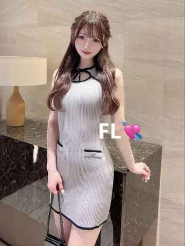 다리치 데콜테 오픈 니트 미니 원피스