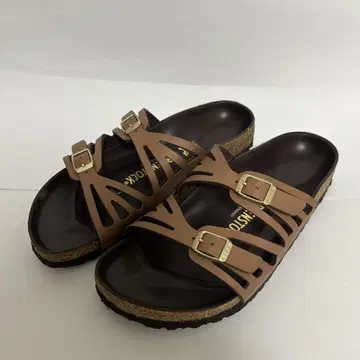 BIRKENSTOCK 샌들