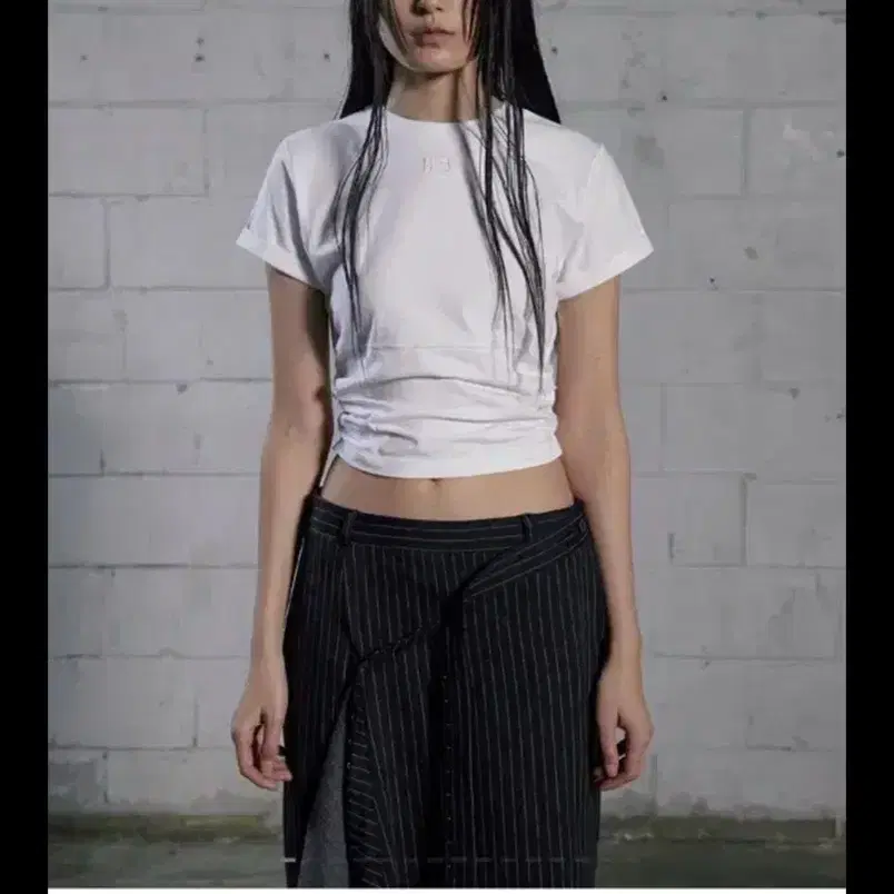 BOHEMSEO☆BACK HOOKED SHIRRING T BOHEMSEO HOOK AND EYE SHIRRING TOP, MELANGE GRAY – SeoulSeoul