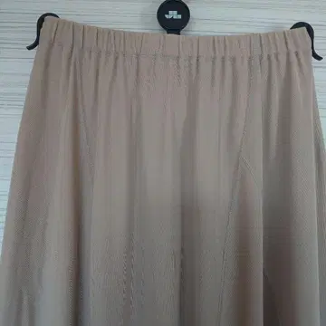 요건 레일 면100% 베이지 티셔츠 절개 벌룬 스커트