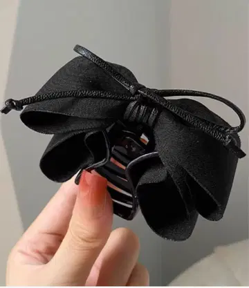 블랙 리본형 헤어 클립