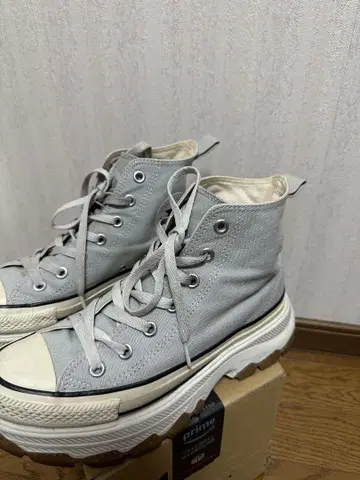 그레이 하이컷 컨버스 스니커즈