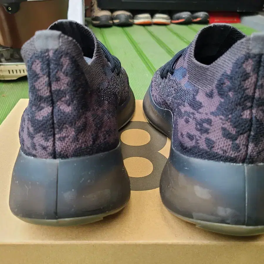 아디다스 이지 부스트 380 오닉스 - 논리플렉티브 265