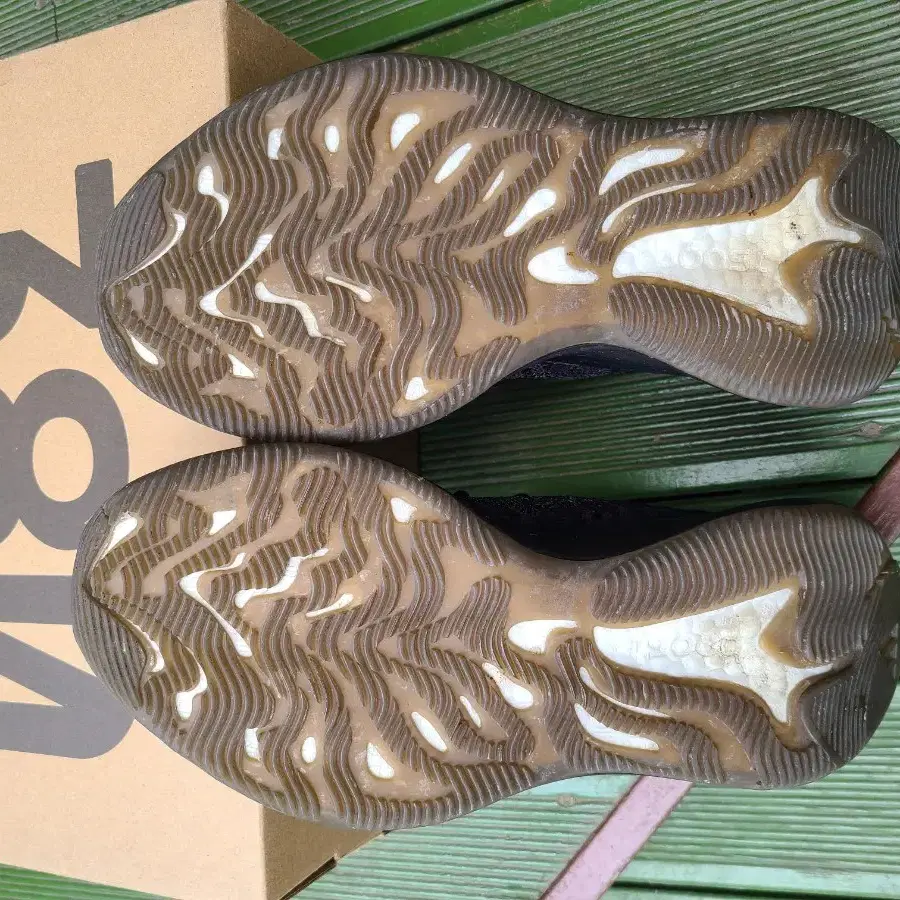 아디다스 이지 부스트 380 오닉스 - 논리플렉티브 265