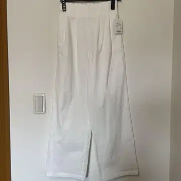 턱 팬츠 아모와르 카프리스