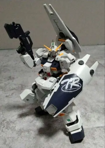 HG 건담 TR-1 헤이즐 개조 조립 완료