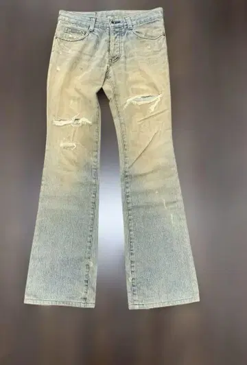 부츠 컷 데님 옅은 블루 데미지 가공
