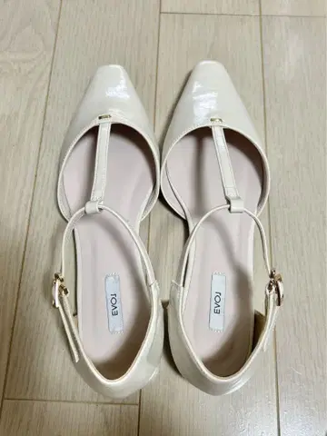 경량, 부드러운 T 스트랩 스퀘어 플랫 펌프스 포인트