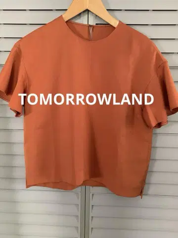 TOMORROWLAND 투모로우랜드 반팔 티셔츠 레드