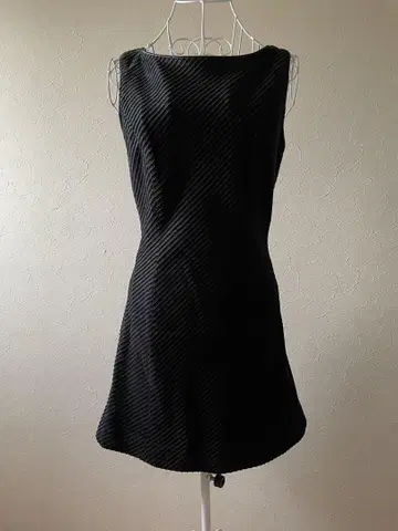 Private Label 슬리브리스 원피스 블랙