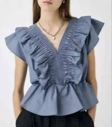 SHIRRING RUFFLE PEPLUM 상의 / 블루