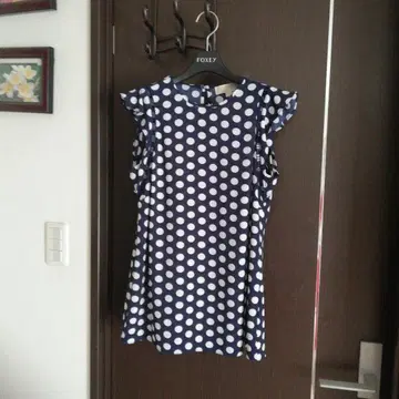 마이클 코어스 네이비 도트 무늬 프릴 소매