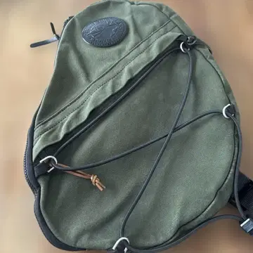 달루스 팩 올리브 바디백