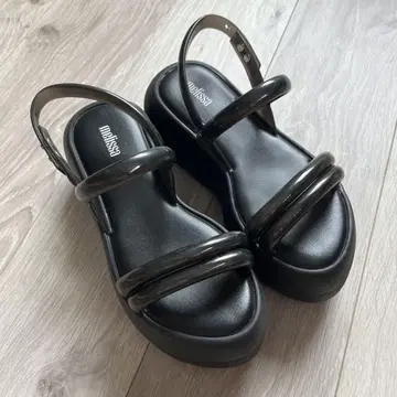 컨디션 최상] Melissa 블랙 플랫폼 샌들