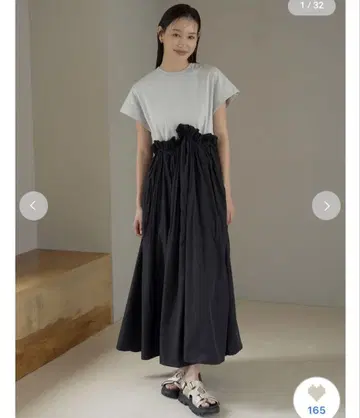emmi atelier 컷 도킹 플리츠 원피스
