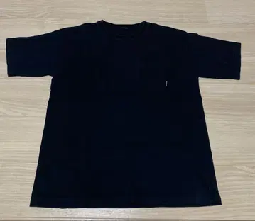 DENHAM 블랙 티셔츠 포켓 부착