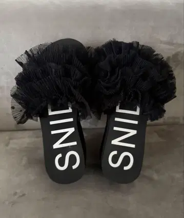 snidel 샌들 프릴 레이스 블랙 검정 스나이델