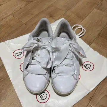 PUMA 푸마 스니커즈 소프트 폼 화이트 리본 화이트